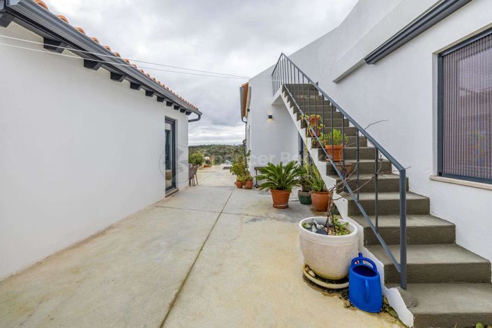 Image No.32-2 Bed House for sale