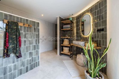 32168167-4247-0ee1-87e4-0a9b808b9e34