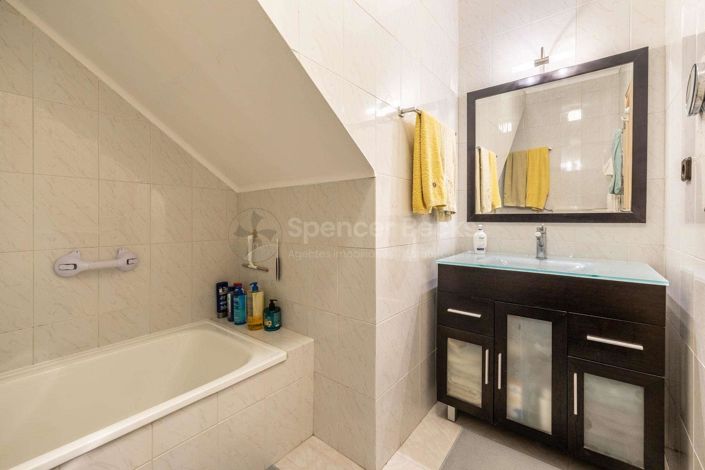 Image No.19-2 Bed Apartment for sale