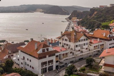 822b6a5b-2a72-390b-83b5-cde801220443