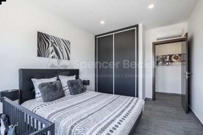 9c71c8d5-b6c0-4b0e-6f7f-2409a4ce0b4c