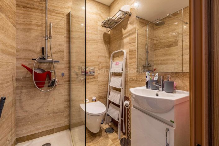Image No.14-3 Bed House for sale