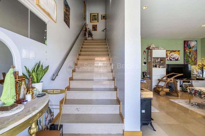 Image No.17-3 Bed House for sale