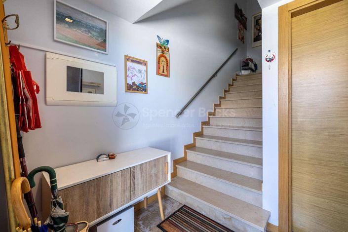 Image No.3-3 Bed House for sale