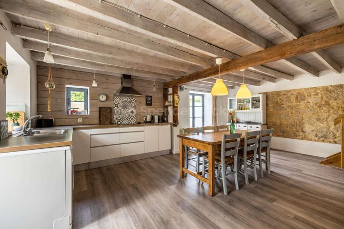 Image No.6-5 Bed House for sale
