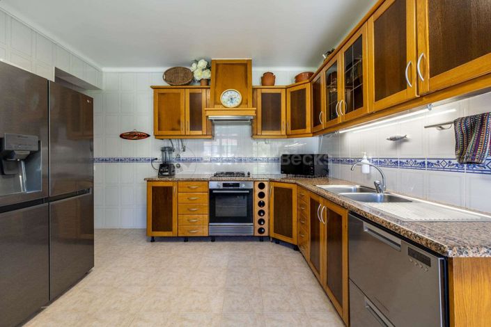 Image No.24-4 Bed House for sale