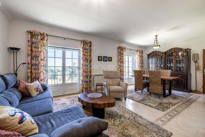 Image No.8-4 Bed House for sale