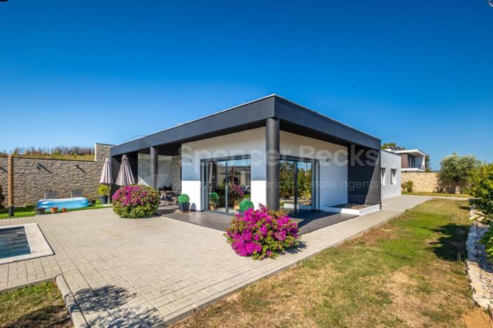Image No.20-3 Bed House for sale