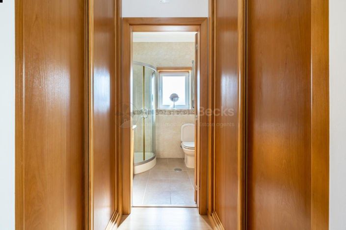 Image No.19-3 Bed House for sale