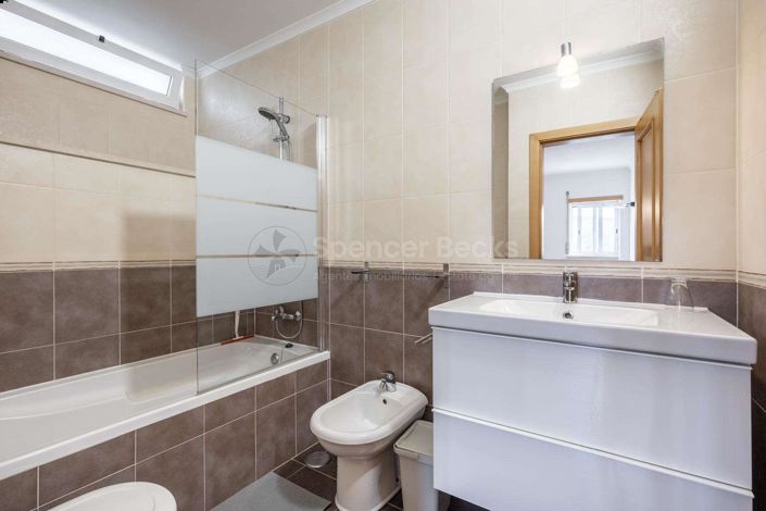 Image No.22-6 Bed House for sale