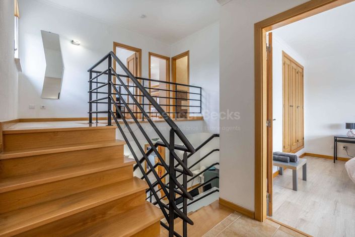 Image No.38-6 Bed House for sale