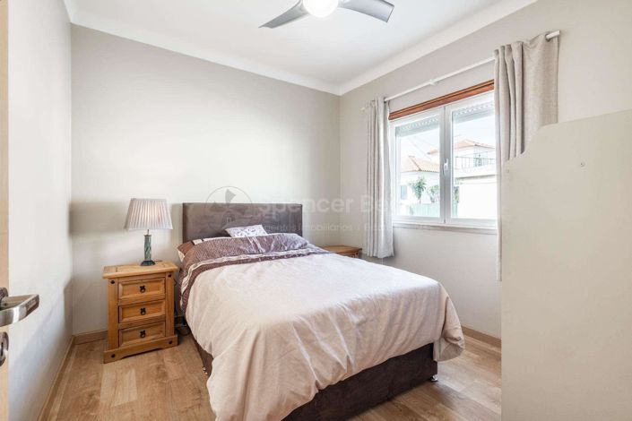 Image No.18-4 Bed House for sale