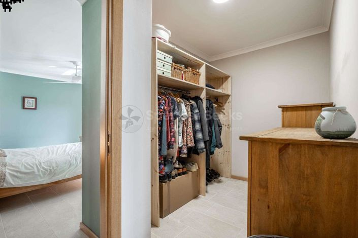 Image No.25-4 Bed House for sale
