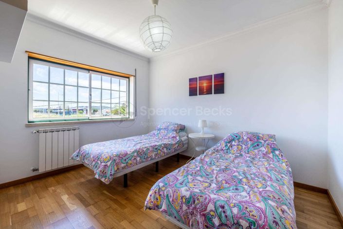 Image No.17-4 Bed House for sale