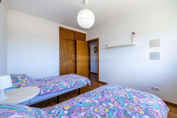 Image No.18-4 Bed House for sale