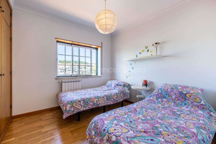 Image No.21-4 Bed House for sale