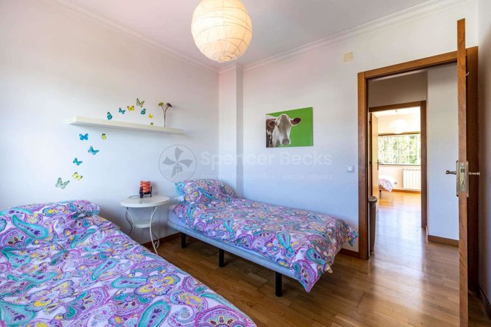 Image No.22-4 Bed House for sale