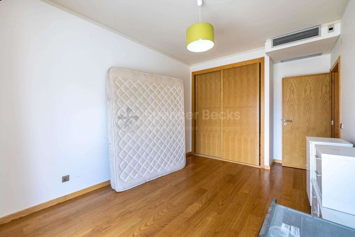 Image No.22-3 Bed Apartment for sale