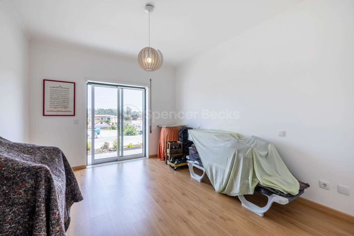 Image No.21-3 Bed House for sale