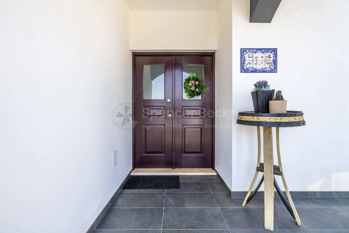 Image No.3-3 Bed House for sale