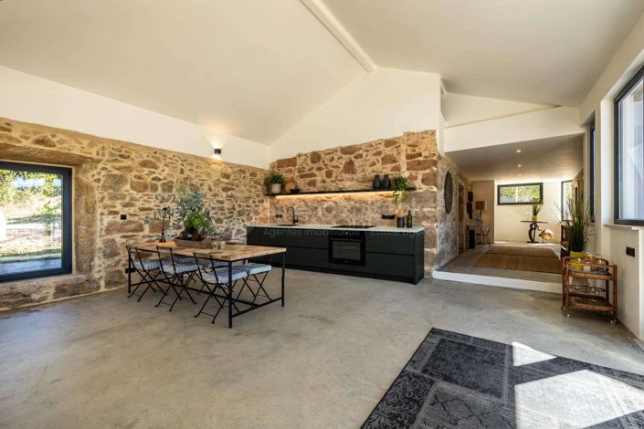 Image No.9-2 Bed House for sale