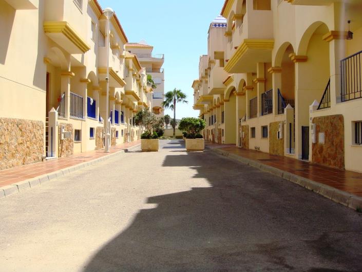 Image No.3-3 Bed Townhouse for sale