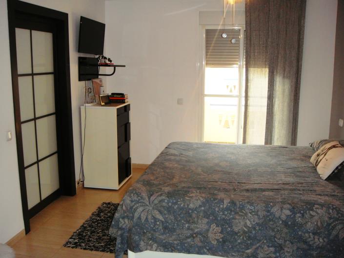 Image No.21-3 Bed Townhouse for sale