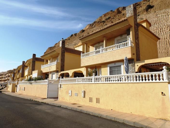 Image No.2-4 Bed House/Villa for sale