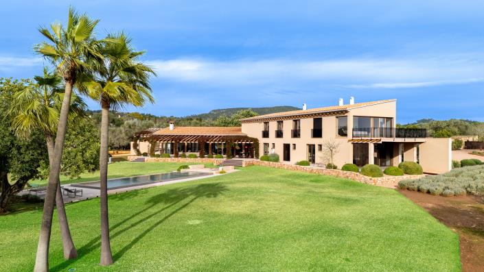 Image No.2-6 Bed Villa for sale