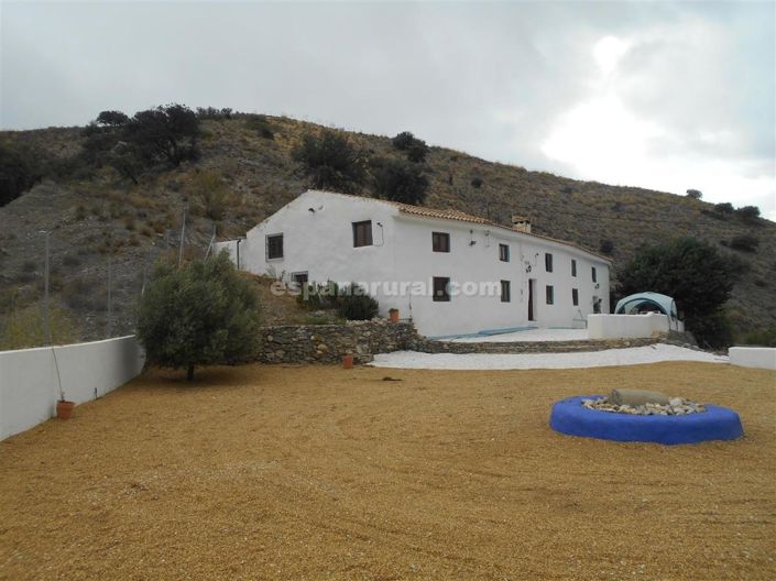 Image No.1-7 Bed Country House for sale