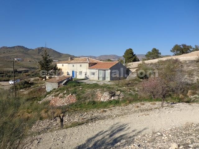 Image No.2-Maison de campagne de 5 chambres à vendre à Oria