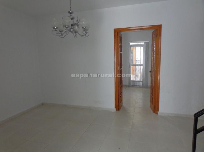 Image No.5-4 Bed Townhouse for sale