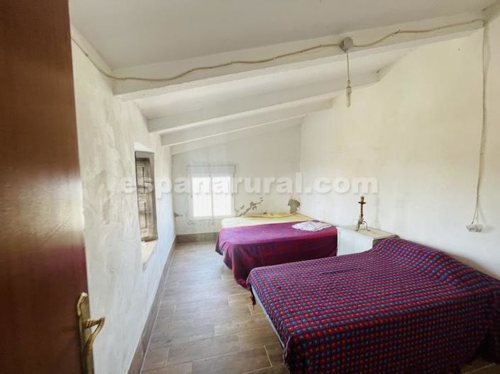 Image No.10-3 Bed Country House for sale