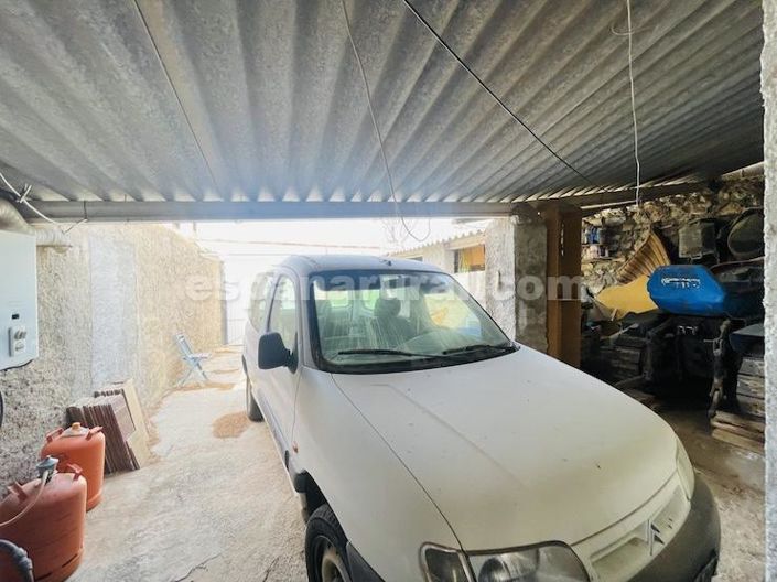 Image No.17-3 Bed Country House for sale