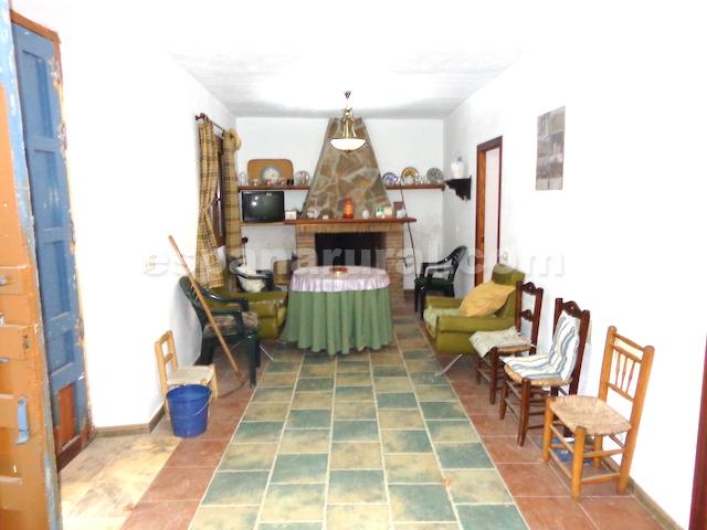 Image No.2-5 Bed Country House for sale
