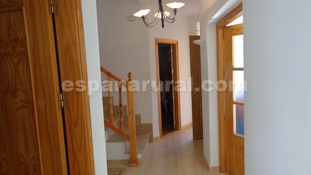 Image No.2-4 Bed Villa for sale