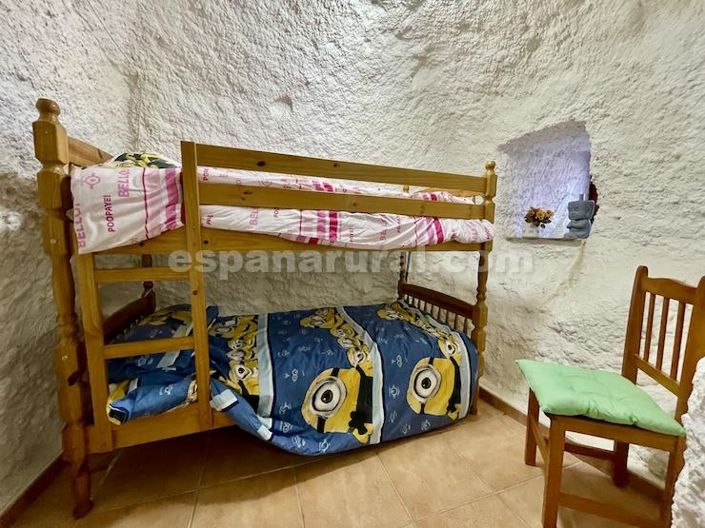 Image No.12-4 Bed Country House for sale