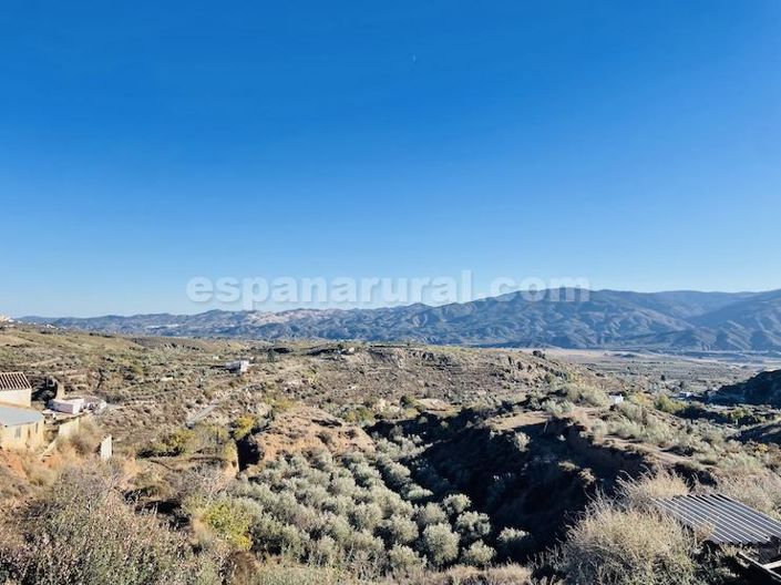 Image No.15-4 Bed Country House for sale