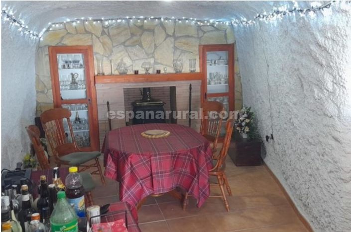 Image No.6-4 Bed Country House for sale