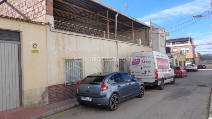 Image No.1-5 Bed Townhouse for sale