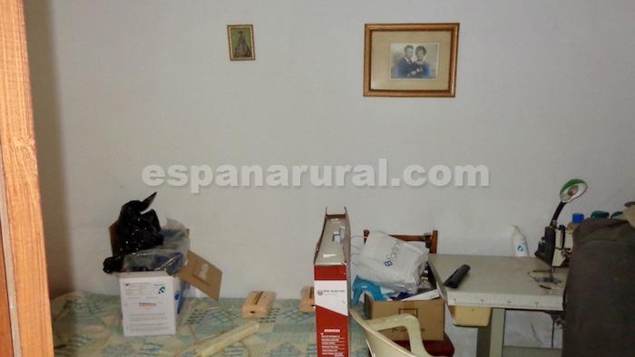 Image No.10-3 Bed Country House for sale