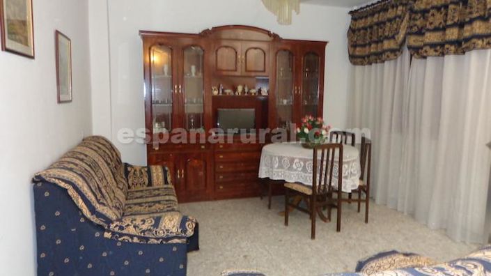 Image No.2-3 Bed Townhouse for sale