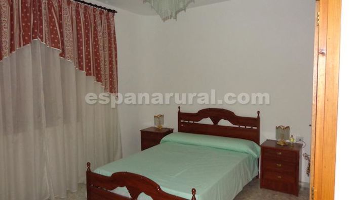 Image No.5-3 Bed Townhouse for sale