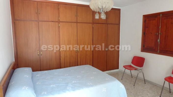 Image No.8-3 Bed Townhouse for sale