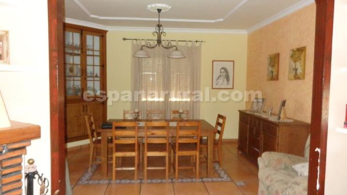Image No.3-4 Bed Villa for sale