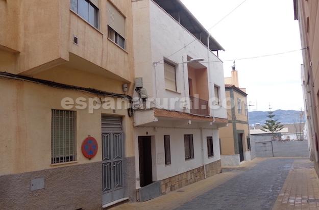 Image No.16-6 Bed Townhouse for sale