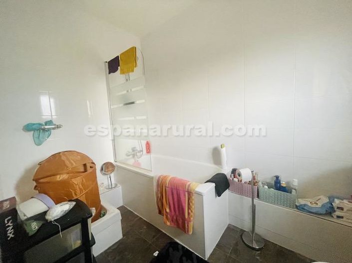 Image No.24-6 Bed Country House for sale