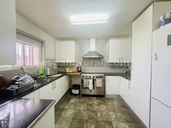 Image No.3-6 Bed Country House for sale