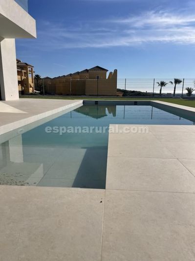 Image No.2-3 Bed Villa for sale