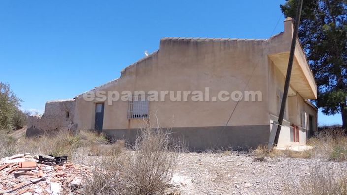 Image No.15-3 Bed Country House for sale